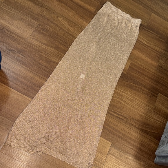 Super down metallic knitted  rose gold Maxi skirt - Picture 7 of 8